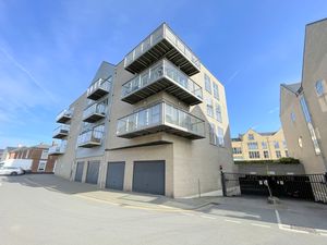 James House- click for photo gallery